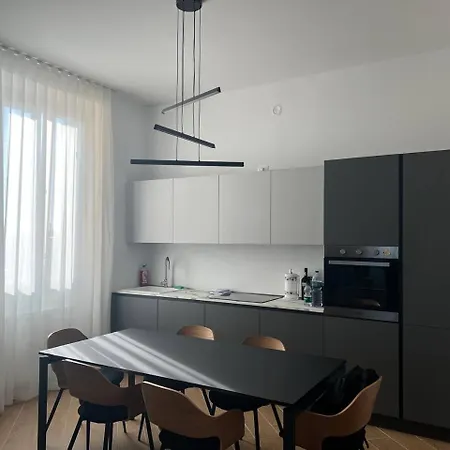 Oasi Moderna Con Parcheggio Quarto em Acomodações Particulares